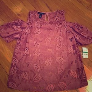 Open shoulder INC lace top